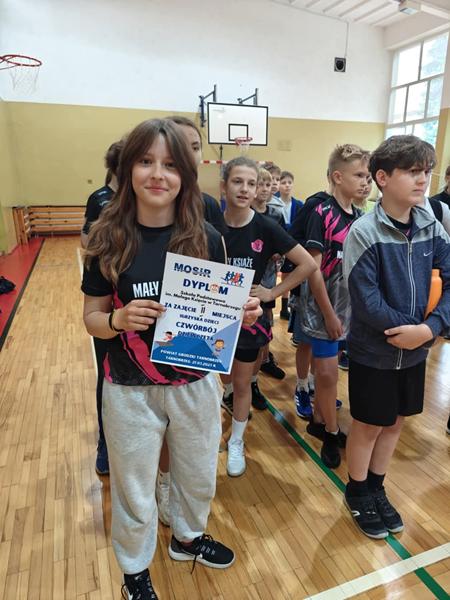 II MIEJSCE W POWIATOWYCH ZAWODACH W CZWÓRBOJU LEKKOATLETYCZNYM